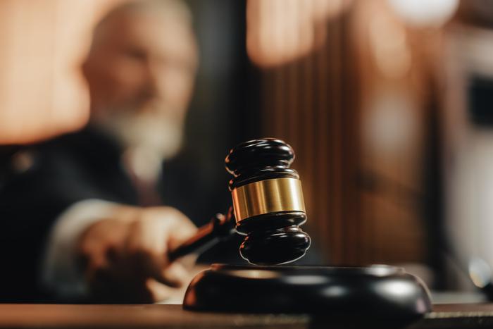 В Подмосковье осудили подозреваемого в хранении наркотиков, из гаража которого изъяли около килограмма марихуаны