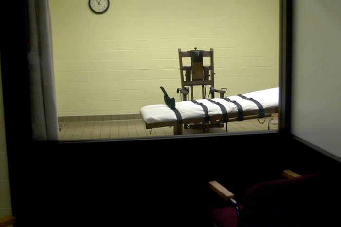 "Трясся и корчился": в США прошла первая в мире казнь с помощью азота