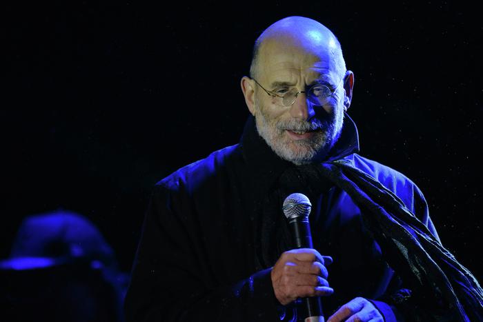 МВД объявило в розыск писателя Бориса Акунина