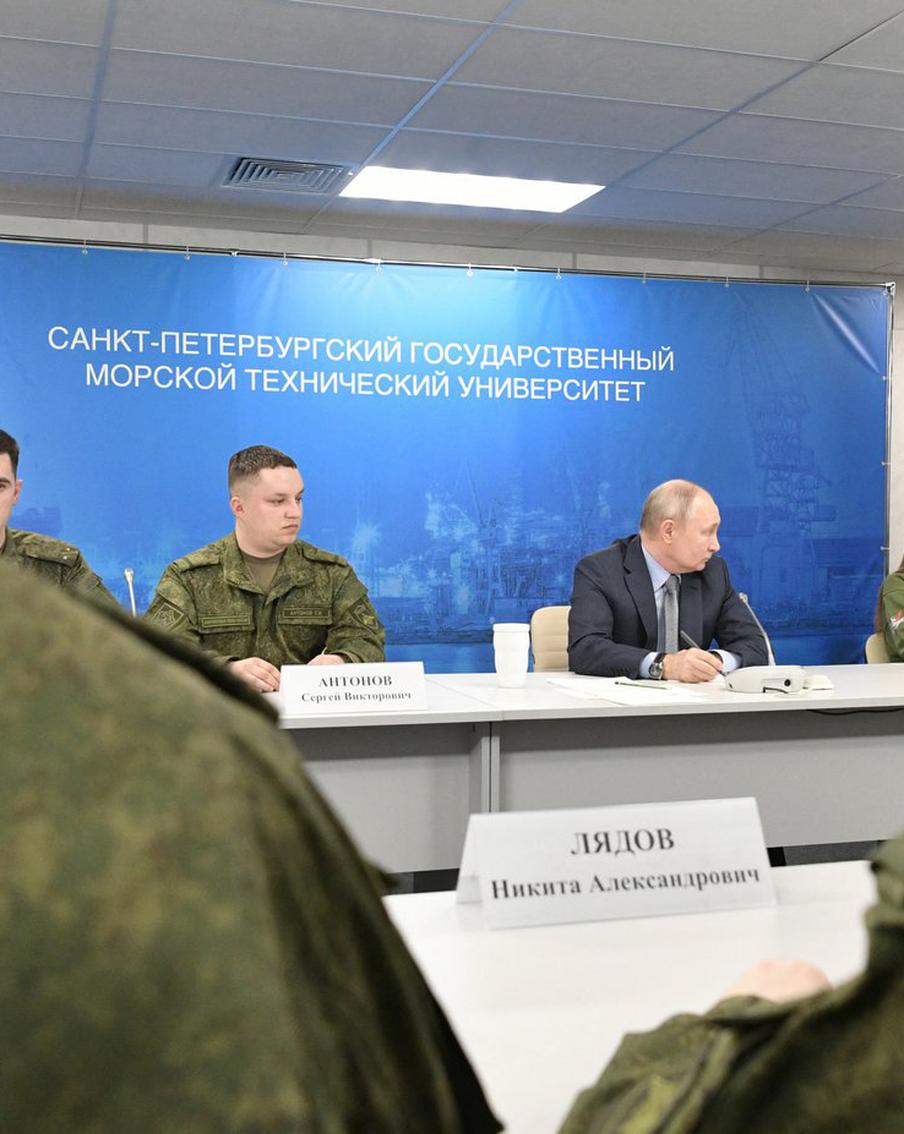 Путин призвал формировать российскую элиту из участников спецоперации