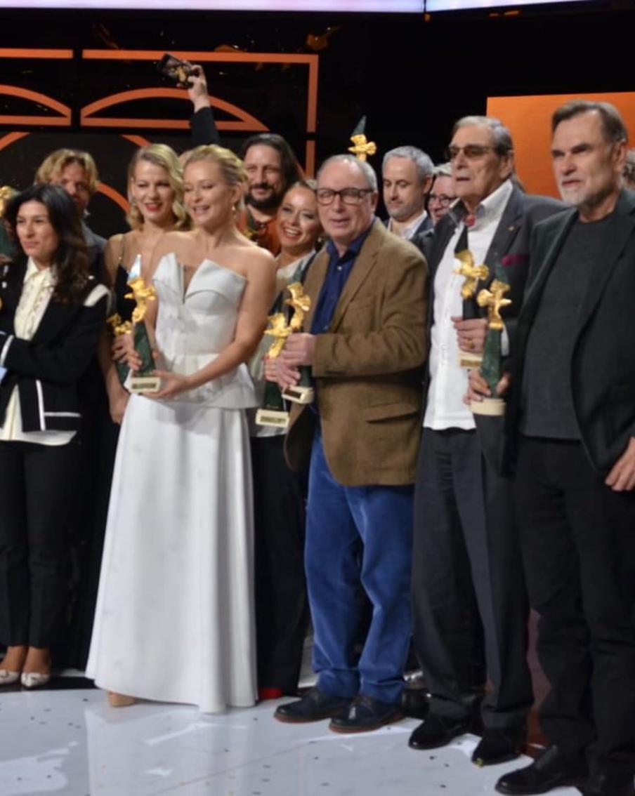 В столице прошла очередная церемония вручения премии "Золотой орёл". Какие артисты названы победителями