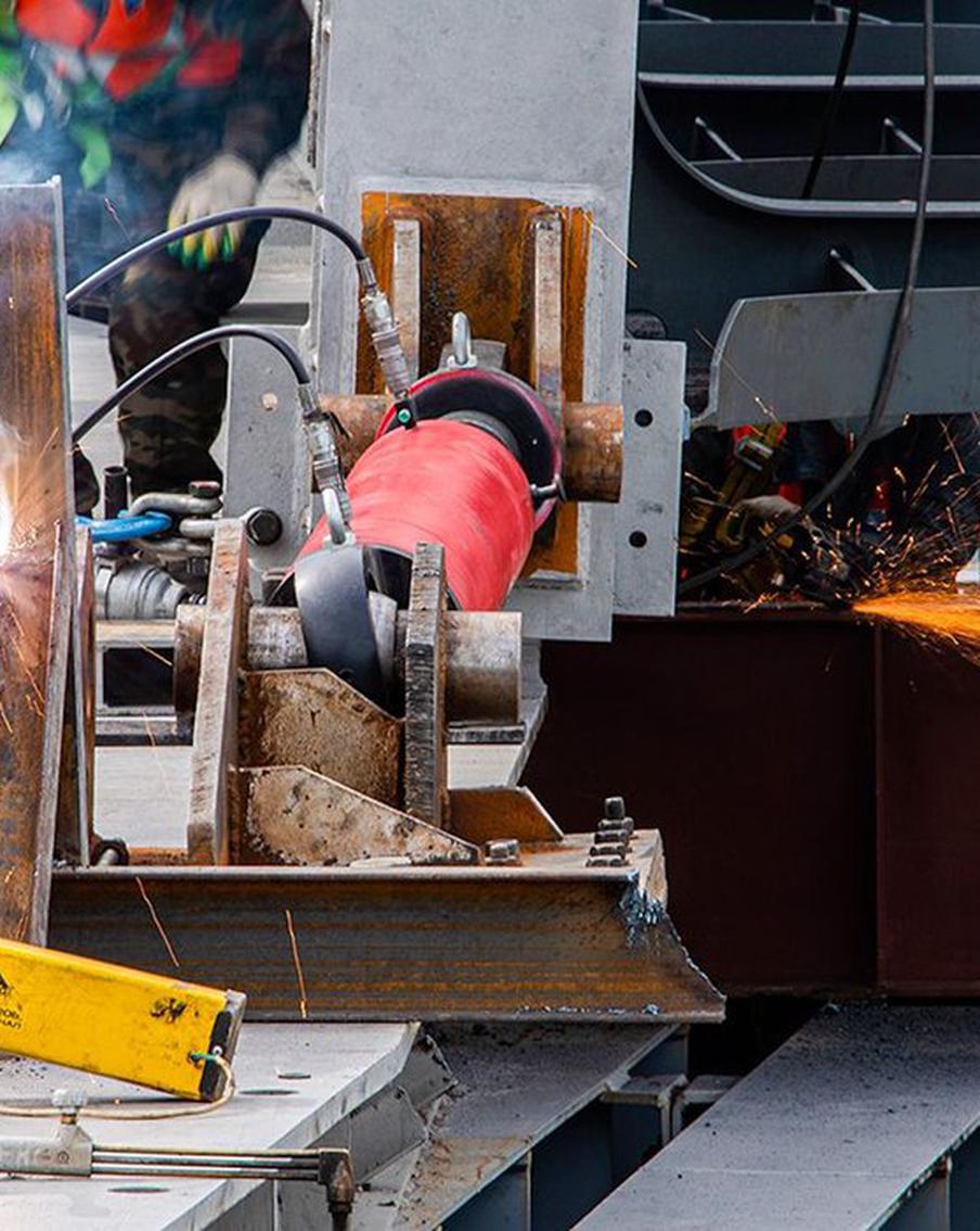 Собянин: Завершили строительство двух путепроводов около ТЦ "Мега Теплый Стан"