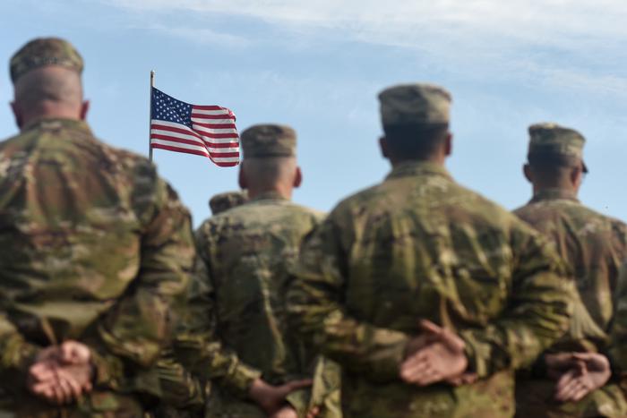 "У своего гнезда и ворон орла бьёт": как США поведут себя в ответ на атаку военной базы в Иордании