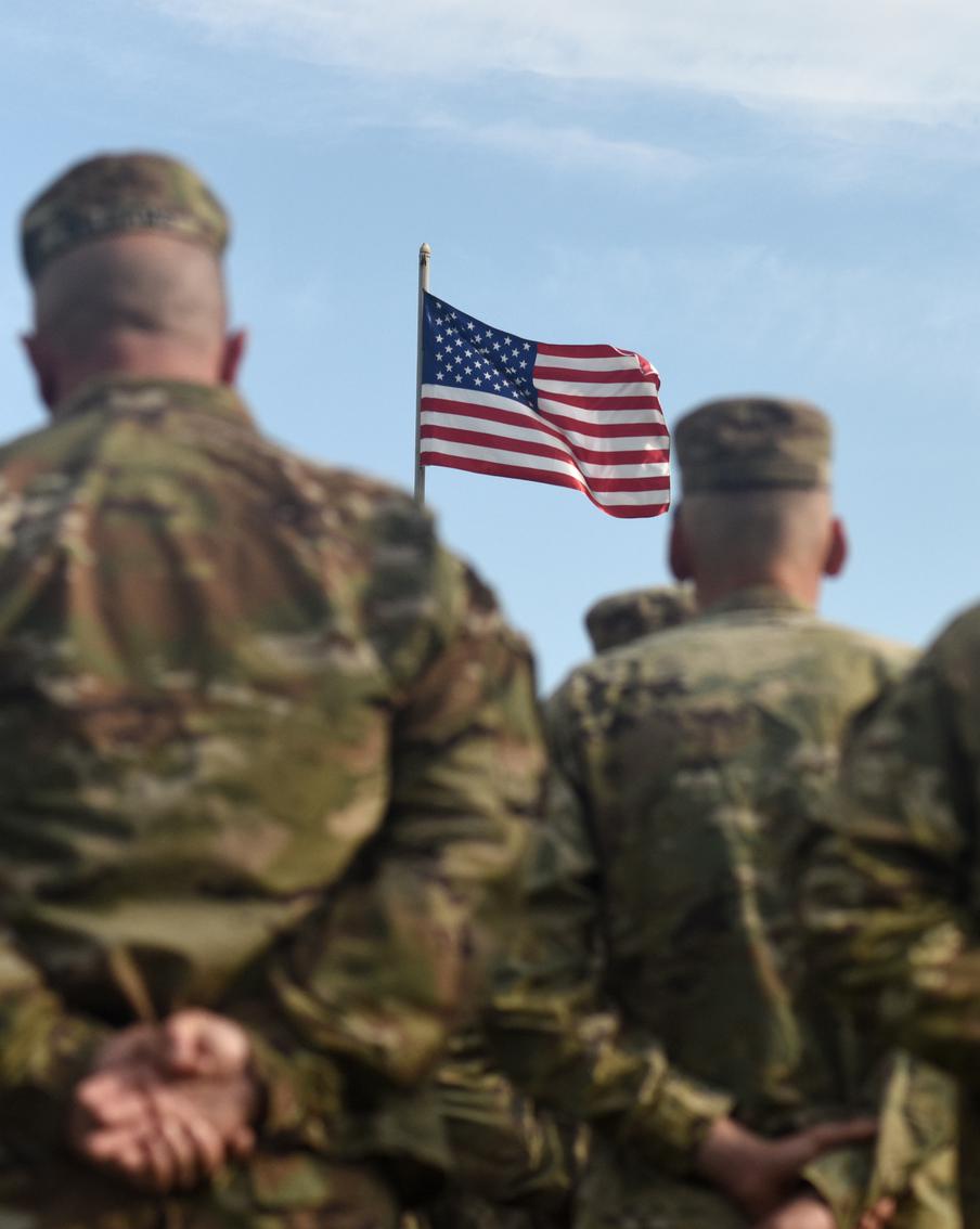 "У своего гнезда и ворон орла бьёт": как США поведут себя в ответ на атаку военной базы в Иордании