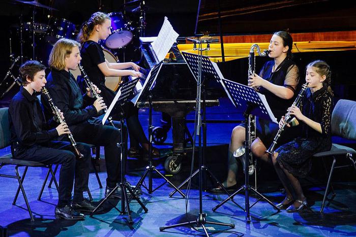 Сенатор Святенко: Грантовые конкурсы для столичной молодежи содействуют развитию креативных индустрий