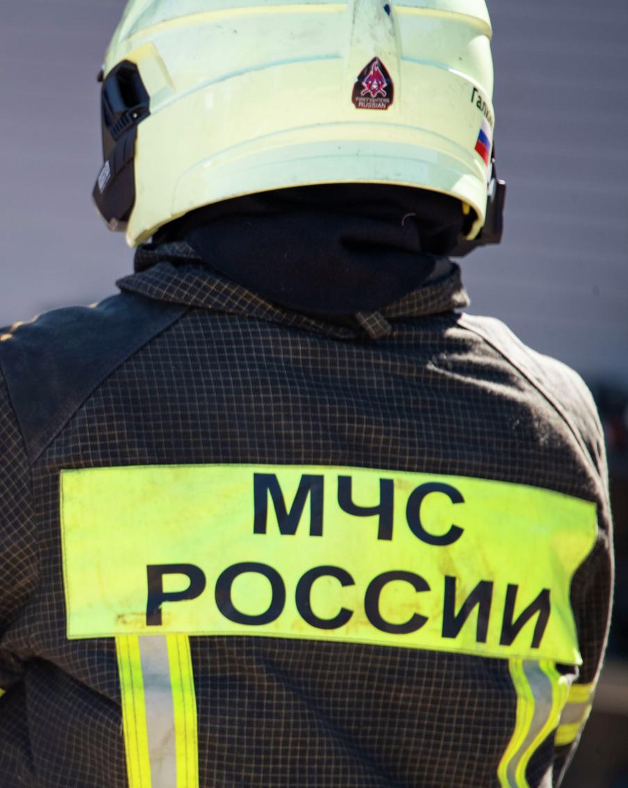 В МЧС рассказали о сложностях тушения пожара в Буйнакске