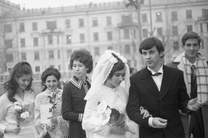 Он написал ей курсовую, и теперь они вместе более полувека