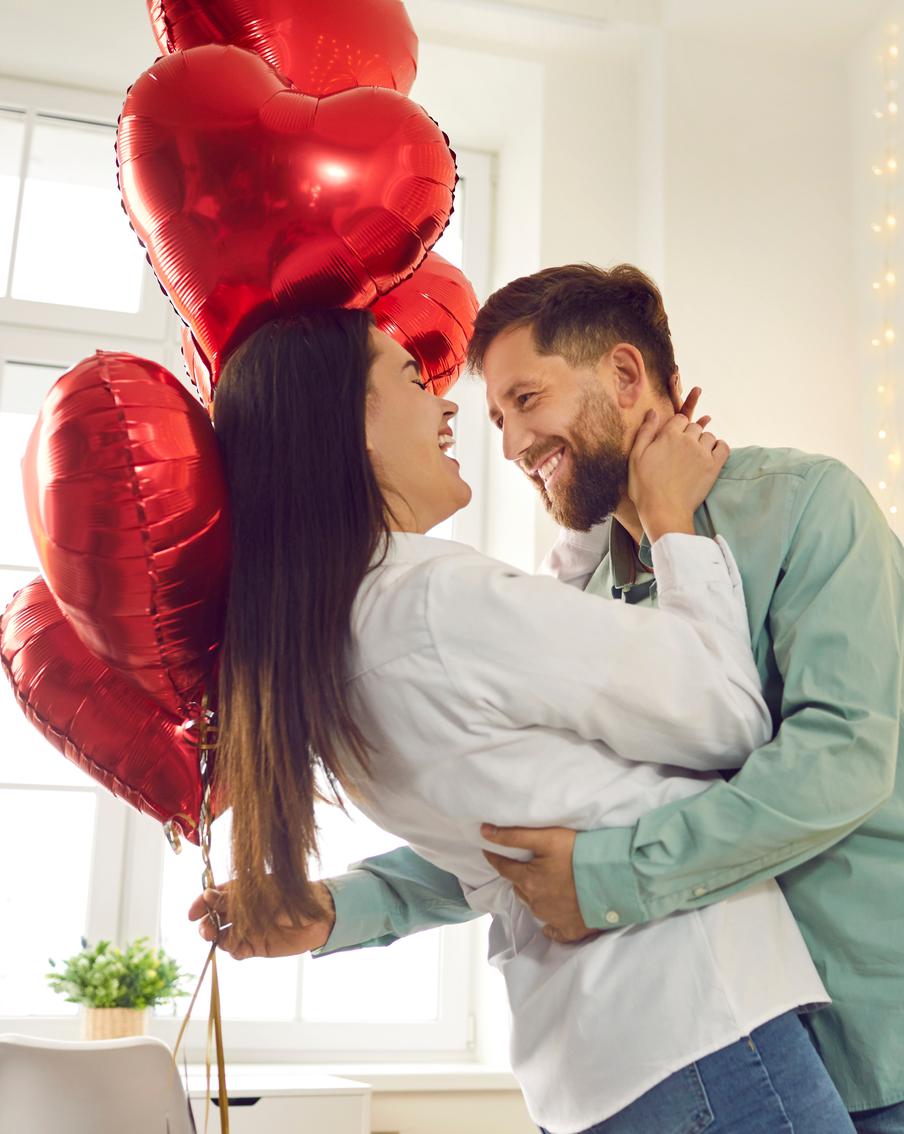 Что подарить половинке на День всех Влюблённых: эксперты рассказали о подарках, которые выбирают россияне