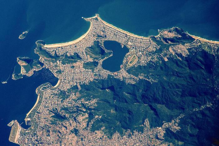 Космонавты азартные люди: при любой возможности делают фото