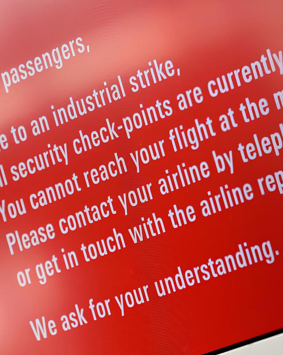 Немецкие фермеры заблокировали крупнейшую авиагавань страны, в аэропорту предупредили о сбое в работе