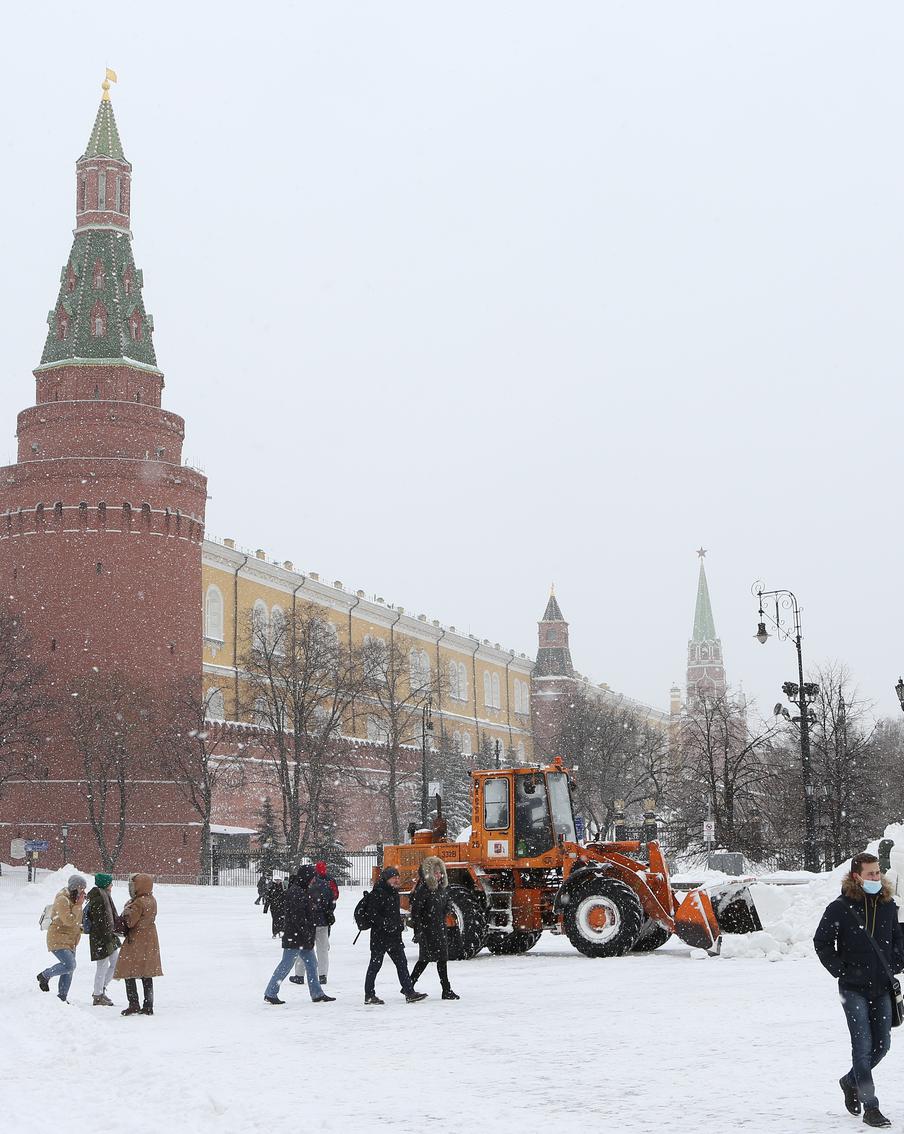 Метеоролог пообещал москвичам полуметровые сугробы, непогода наступит в столице уже на следующей неделе