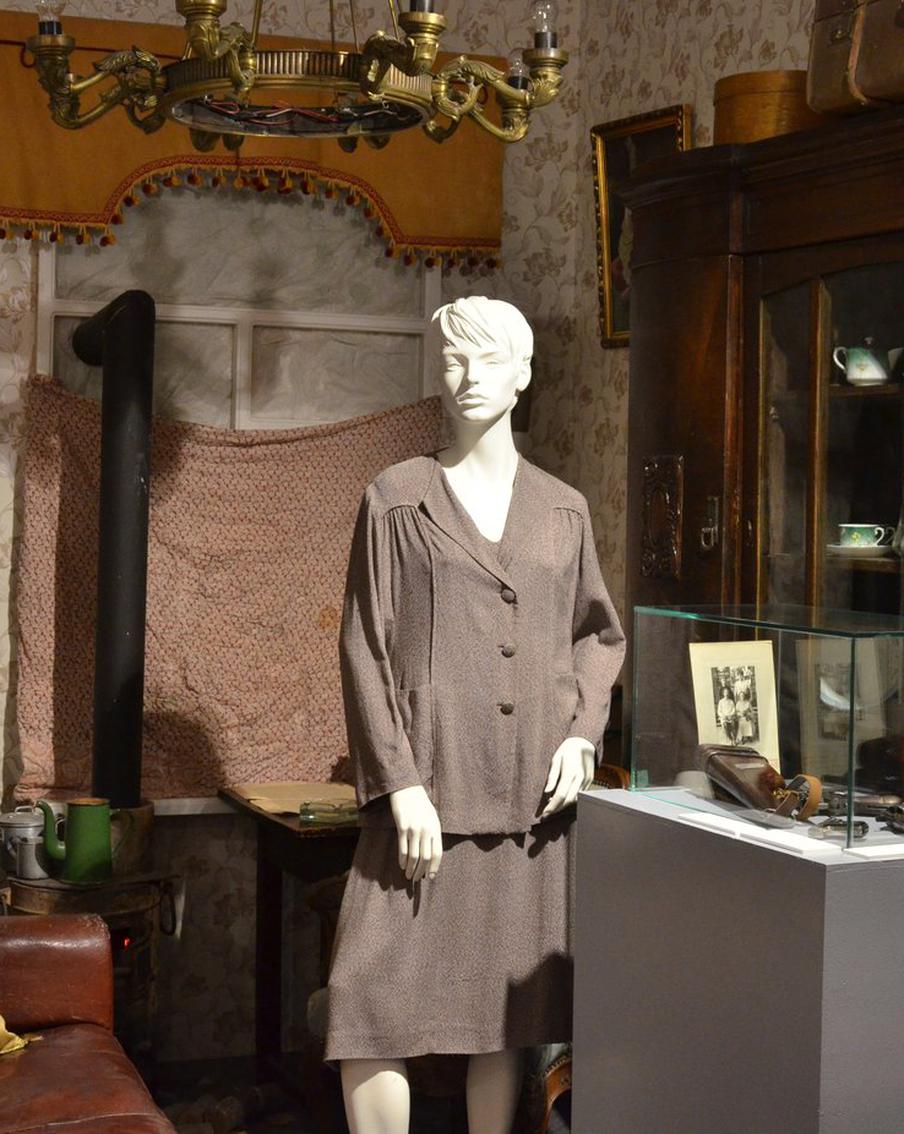 В СССР носили короткие юбки, чтобы сэкономить на ткани. Как важная часть гардероба претерпела эволюцию