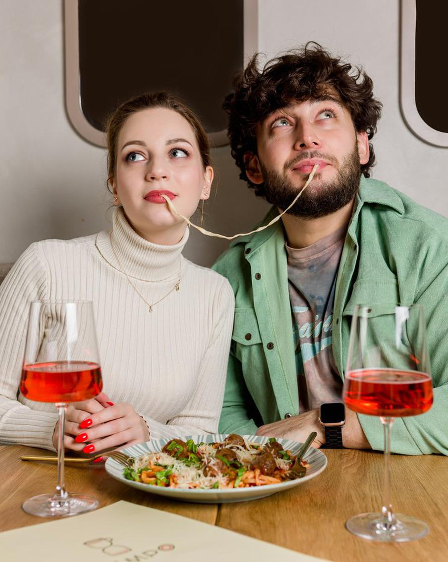 День Валентина – отличный повод сходить в ресторан. Тем более что многие из них готовятся к этому событию