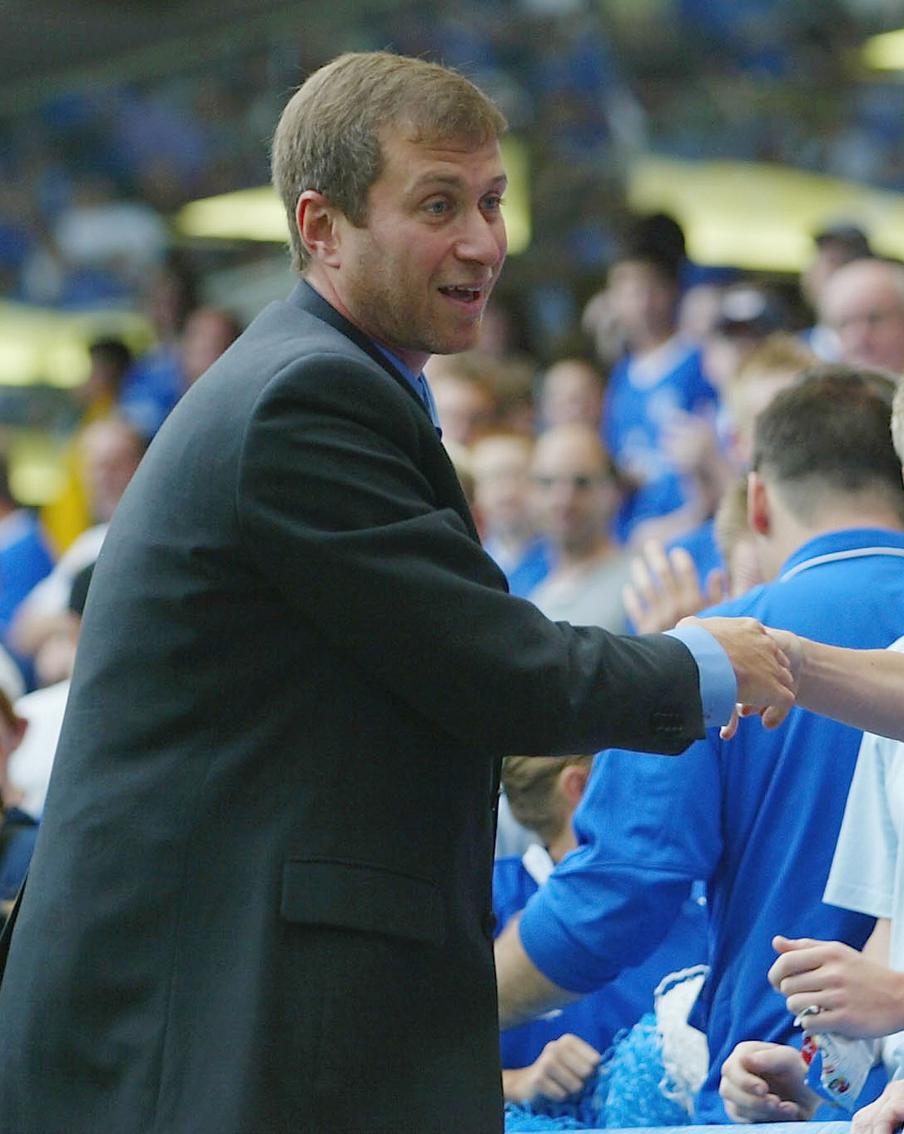 Активные фанаты "Челси" скучают по Абрамовичу. Клуб находится лишь на 11-м месте в Премьер-лиге