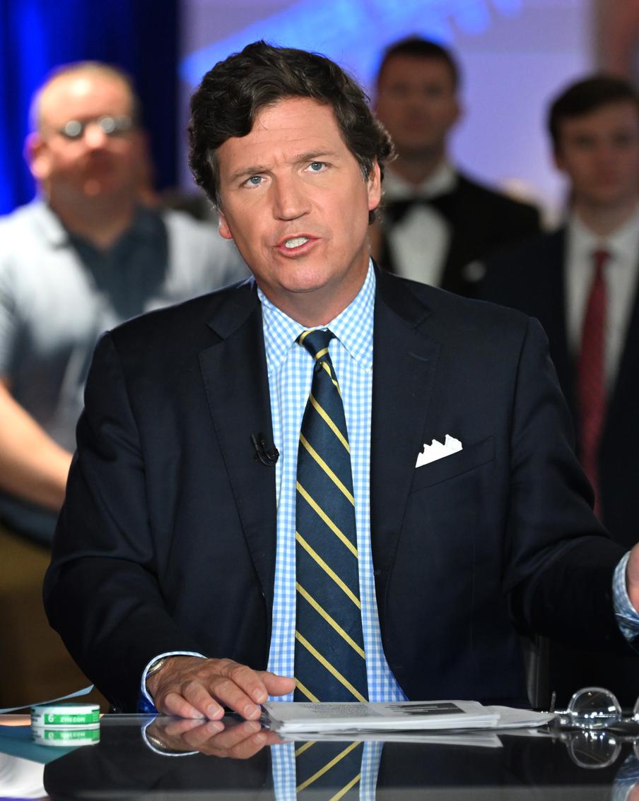 СМИ: Американский журналист Такер Карлсон взял интервью у Путина