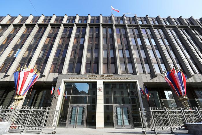 Совфед одобрил закон о конфискации имущества за фейки об армии