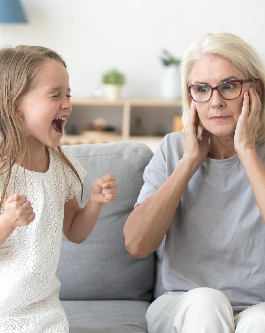 Если ребёнок проявляет агрессию, значит, ему нужна помощь взрослого