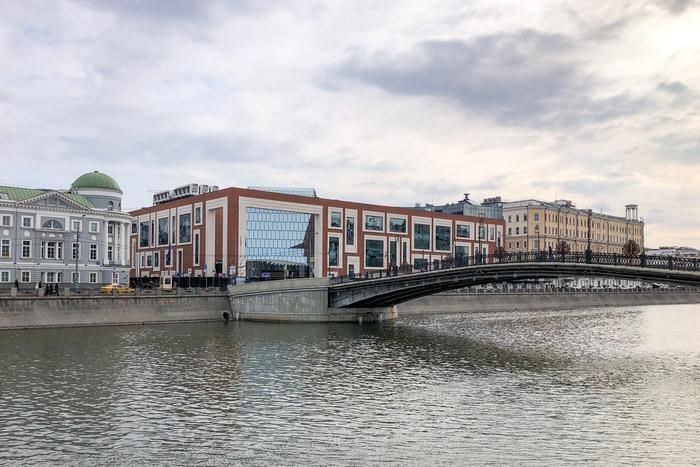 В этом году в Москве планируют благоустроить Кадашевскую набережную, побережье Чистого залива, Большого и Малого Строгинских затонов