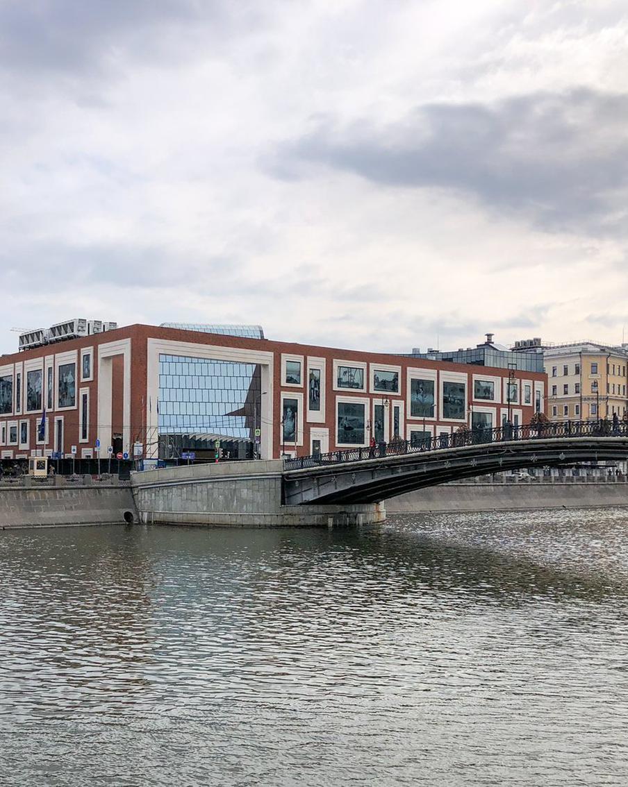 В этом году в Москве планируют благоустроить Кадашевскую набережную, побережье Чистого залива, Большого и Малого Строгинских затонов