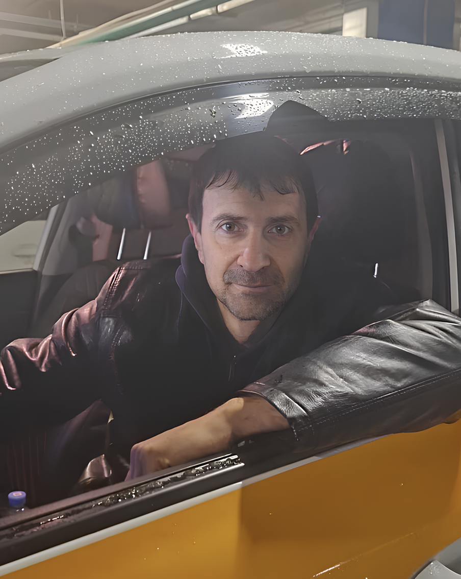 "Руки дрожали, голос пропал": таксист спас пассажирку с болевым шоком