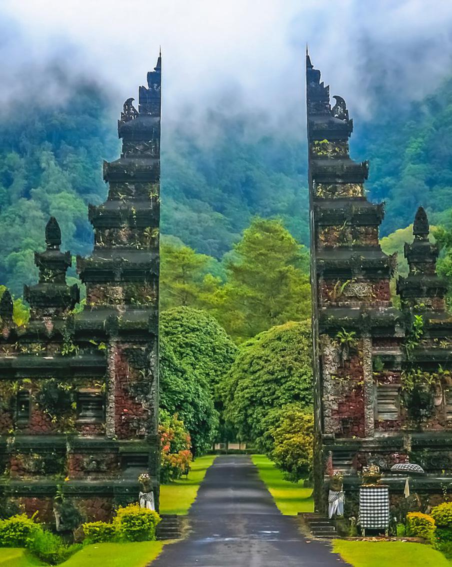 На Бали ввели налог для туристов