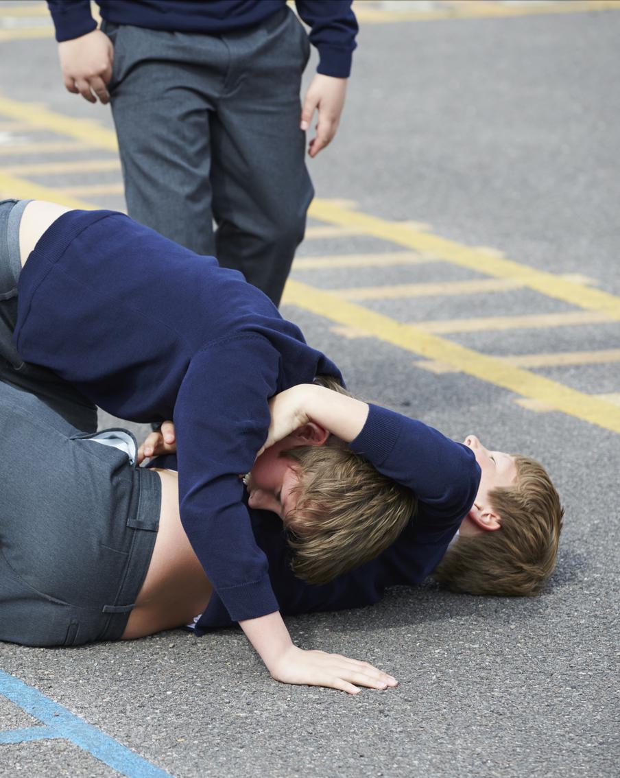 В Подмосковье подростки избили одноклассника: паренёк попал в больницу