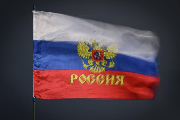 Бойцы ВДВ установили флаг России в освобождённом от ВСУ Весёлом в ДНР