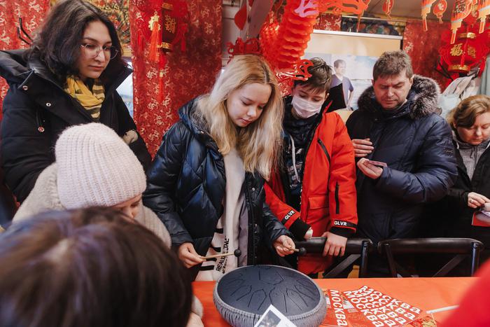 Китайский Новый год в Москве: Metro узнало, как играть на китайских музыкальных инструментах