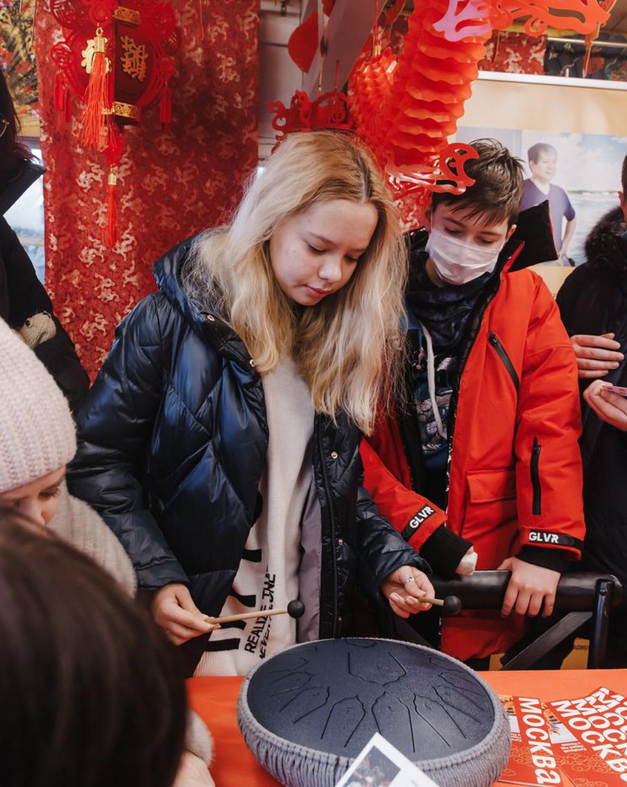 Китайский Новый год в Москве: Metro узнало, как играть на китайских музыкальных инструментах