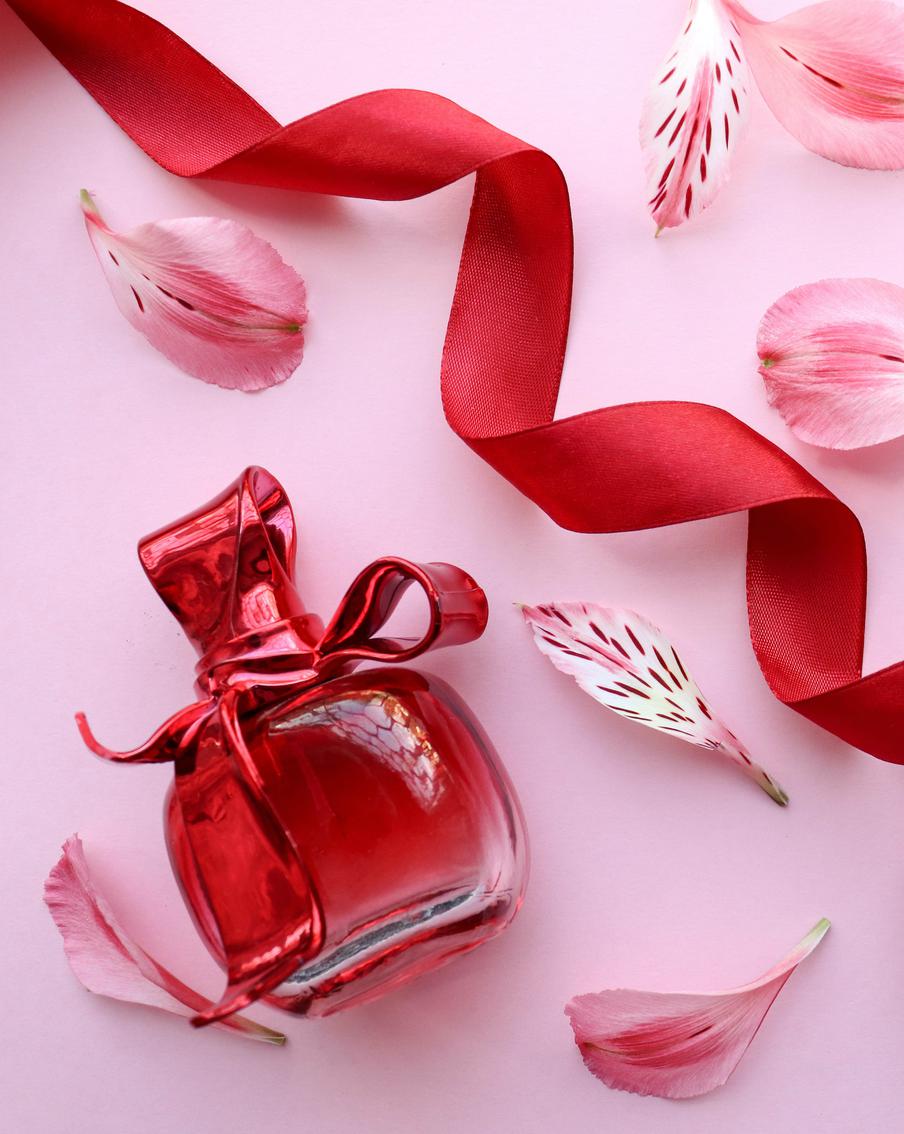 Ароматы-афродизиаки: как подобрать духи, которые сведут с ума