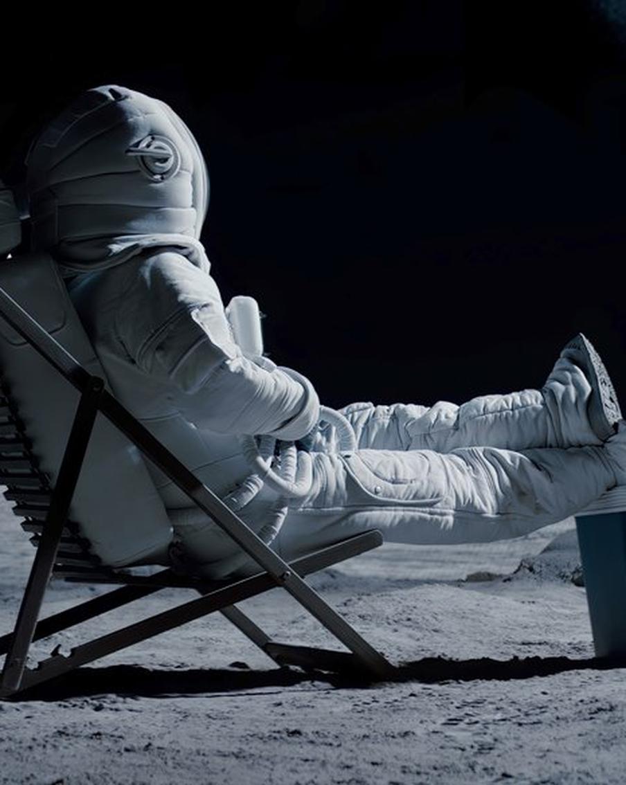 Луна усыхает, как ягодка винограда. Сможет ли человек там когда-либо жить?