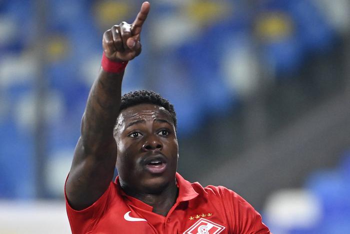 Суд Амстердама приговорил игрока московского "Спартака" к шести годам тюрьмы за контрабанду кокаина