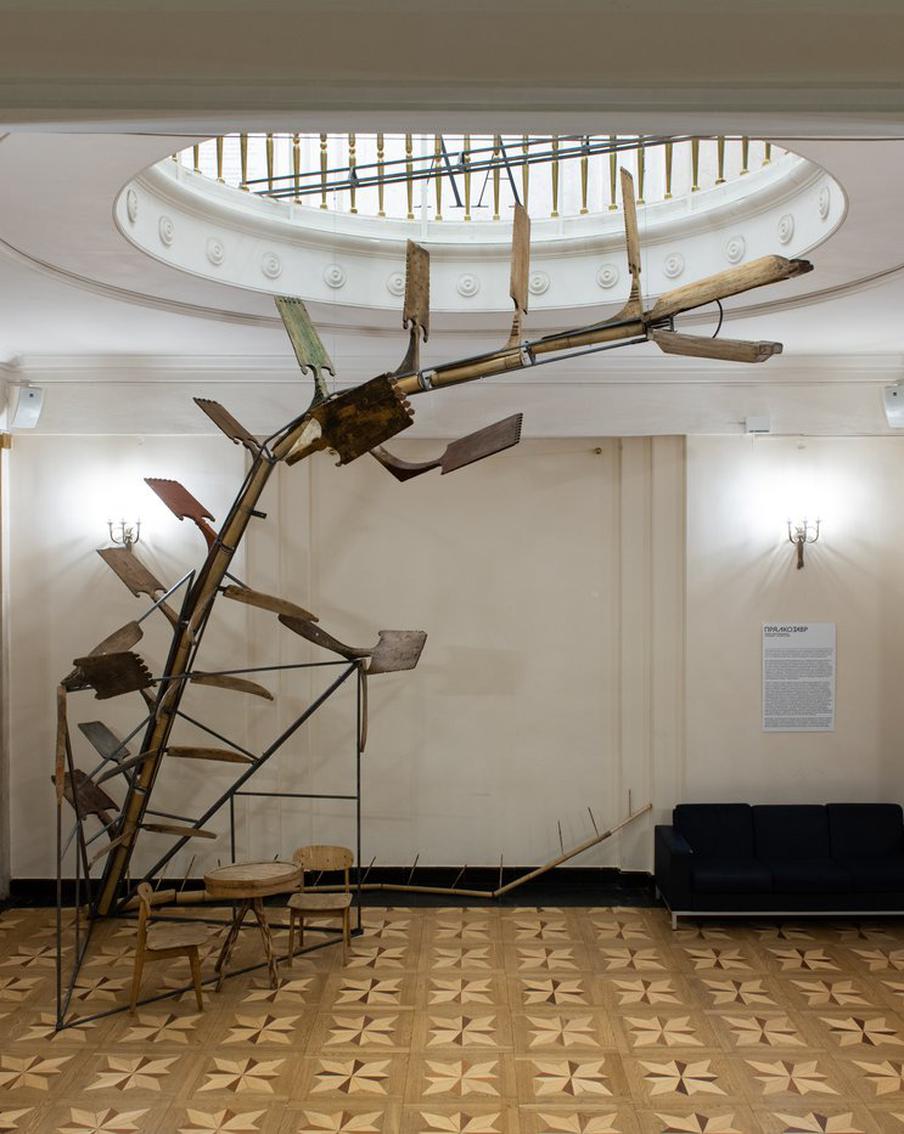 Вдохновил Русский Север: как у современного художника родился образ "Прялкозавра"