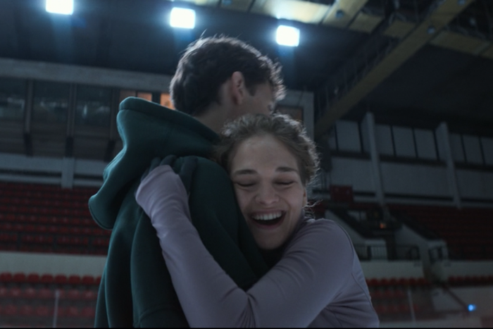 Лёд на Байкале снова трещит от любви, ссор и тренировок. В прокат вышел "Лёд 3" – продолжение драмы