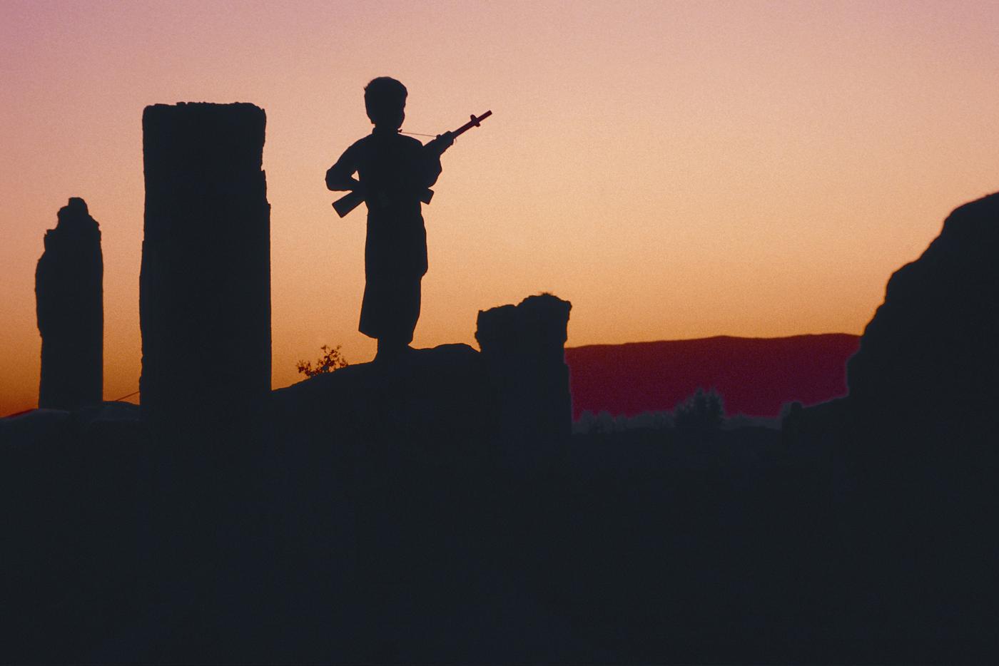 В 7 лет уже с личным оружием.