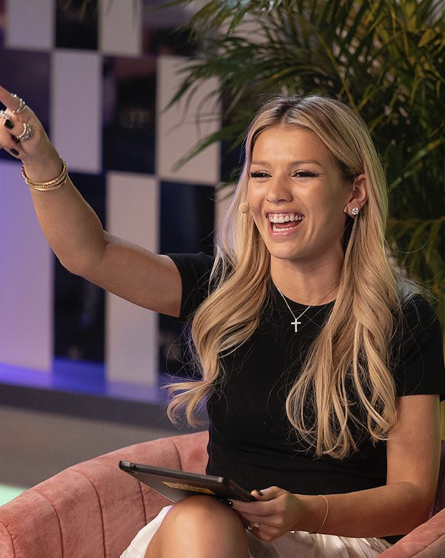 Люся Чеботина и Стас Ярушин спели на радио триста песен за три часа