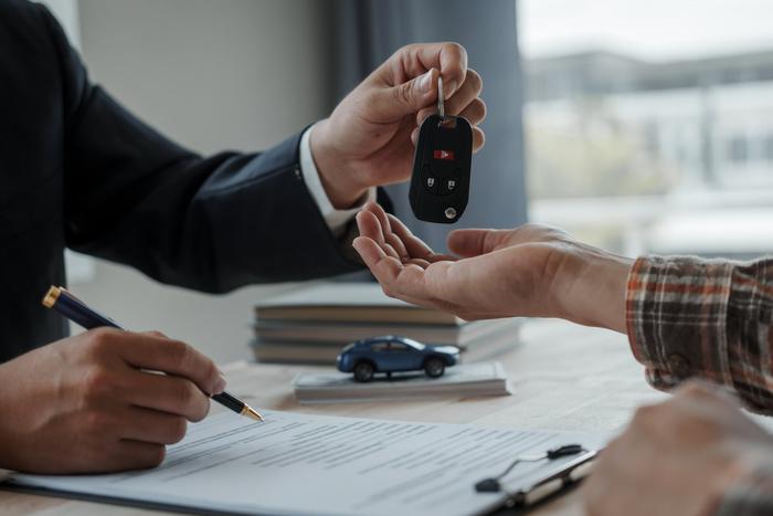 За машину из-за рубежа скоро придётся очень дорого платить