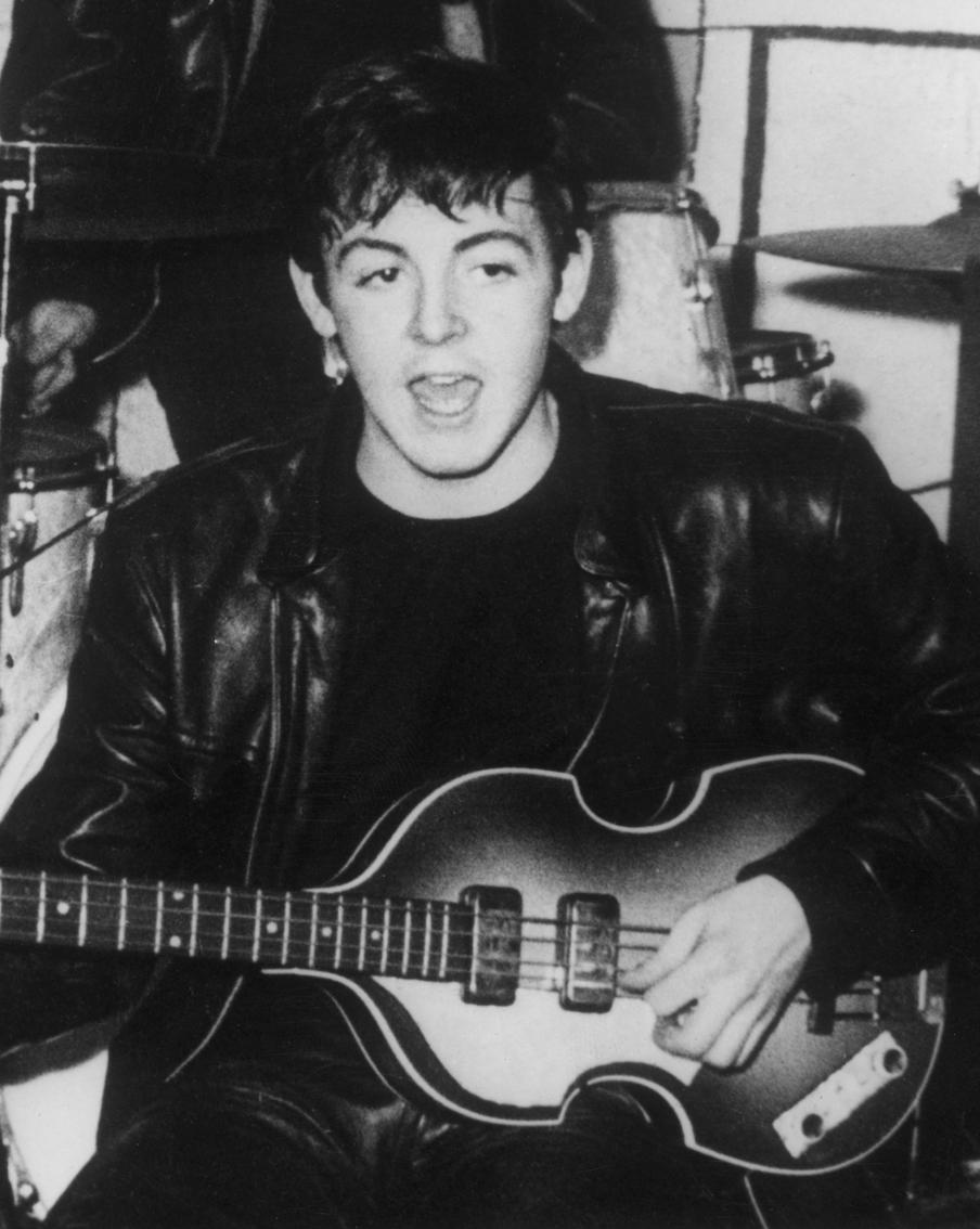 Уникальную бас-гитару вернули Полу Маккартни. Потрясающие истории украденных музыкальных инструментов