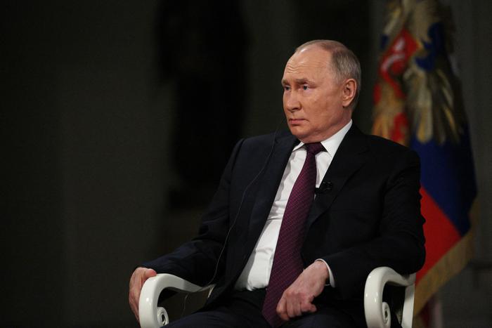 Путин поздравил российских военных с взятием под контроль Авдеевки