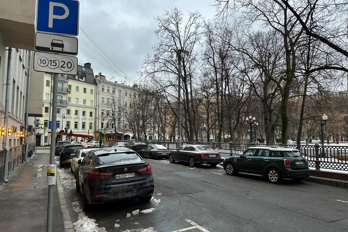 Мэр рассказал о правилах работы парковки в праздничные дни