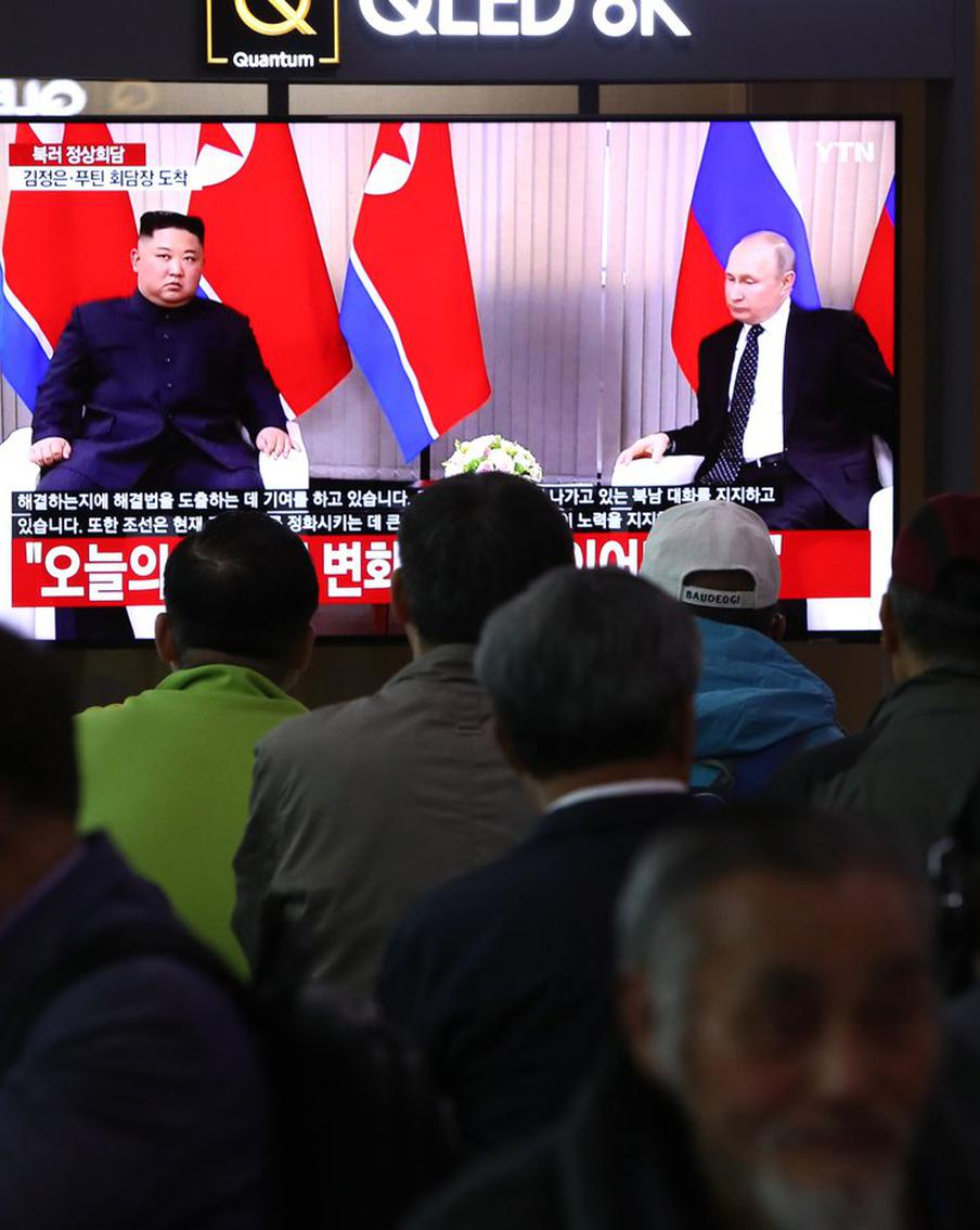 Путин подарил Ким Чен Ыну автомобиль российского производства