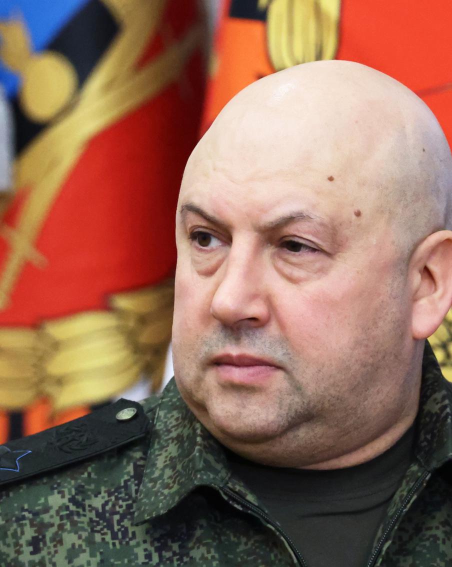 Суровикина исключили из наблюдательного совета "Роскосмоса"