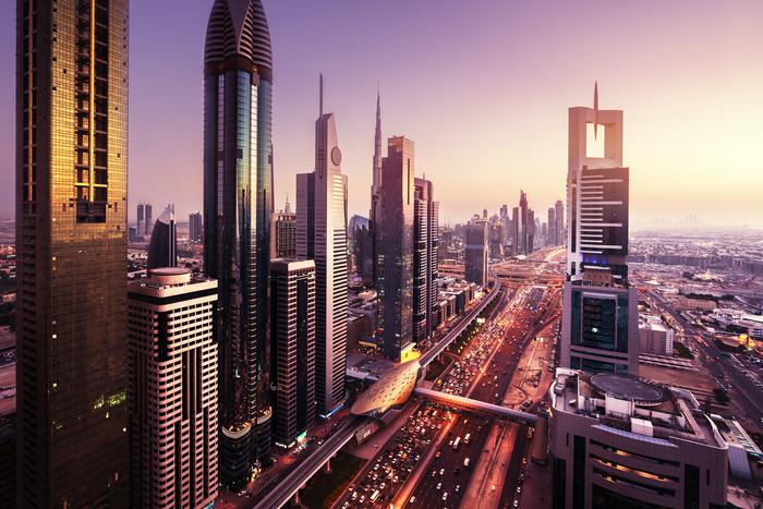 Закрытие российских счетов и остановка расчётов: что происходит с банками в ОАЭ?