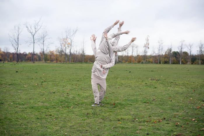 Время растворяет людей, а жизненный опыт искажает: В ММОМА открылась выставка Екатерины Жингель