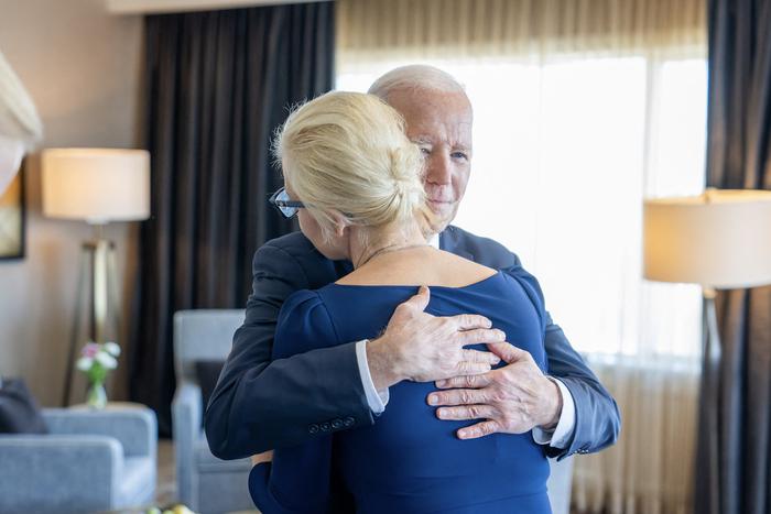 Президент США Джо Байден встретился с Юлией и Дарьей Навальными