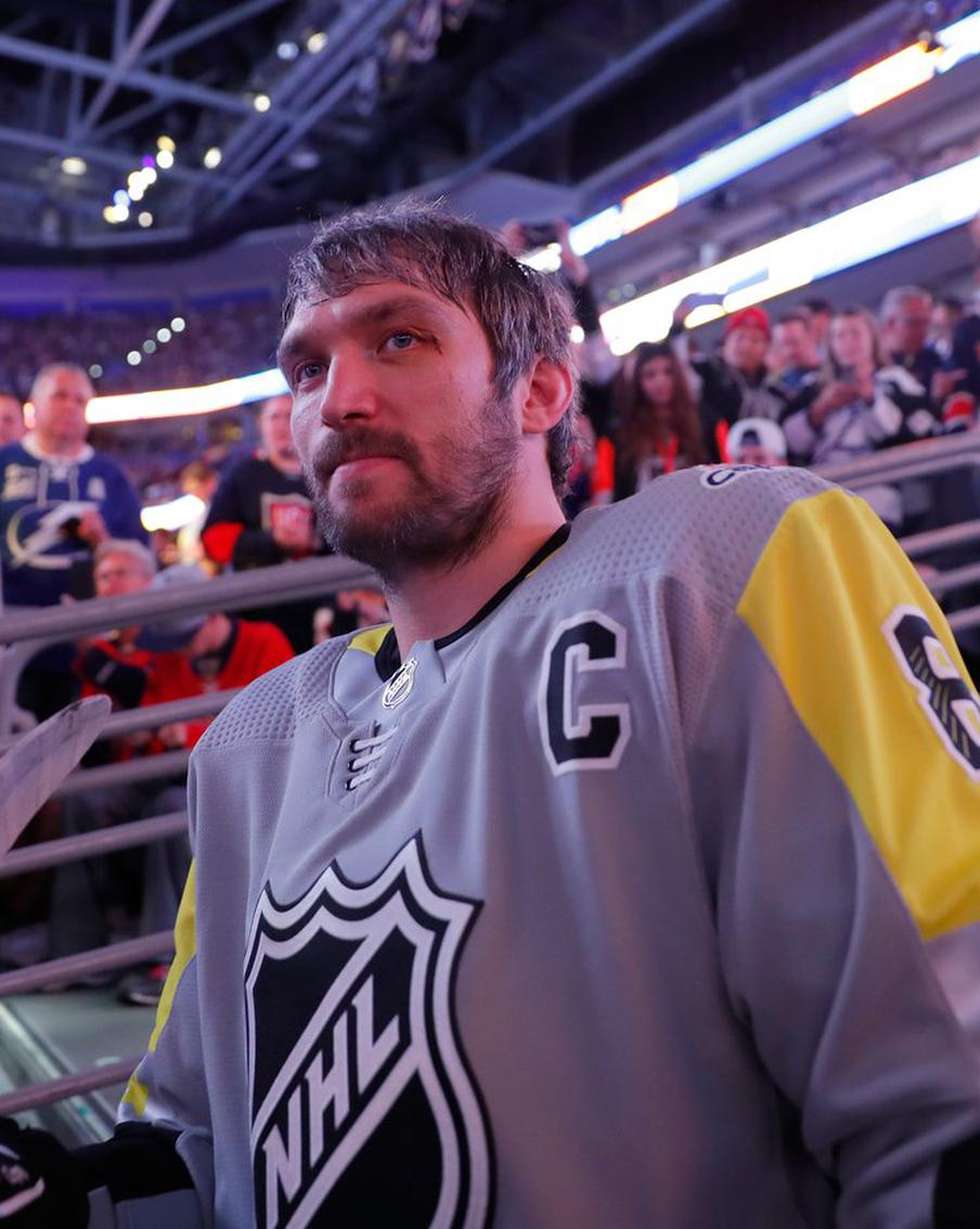 Овечкин стал первым сыгравшим в 1400 матчах в НХЛ россиянином