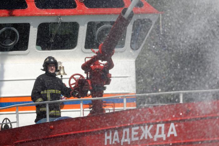 Уникальные пожарные корабли несут службу в акватории Москвы-реки