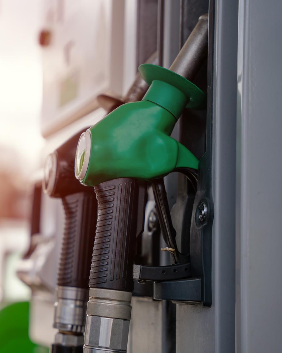 Правительство с 1 марта планирует на полгода ввести запрет на экспорт бензина