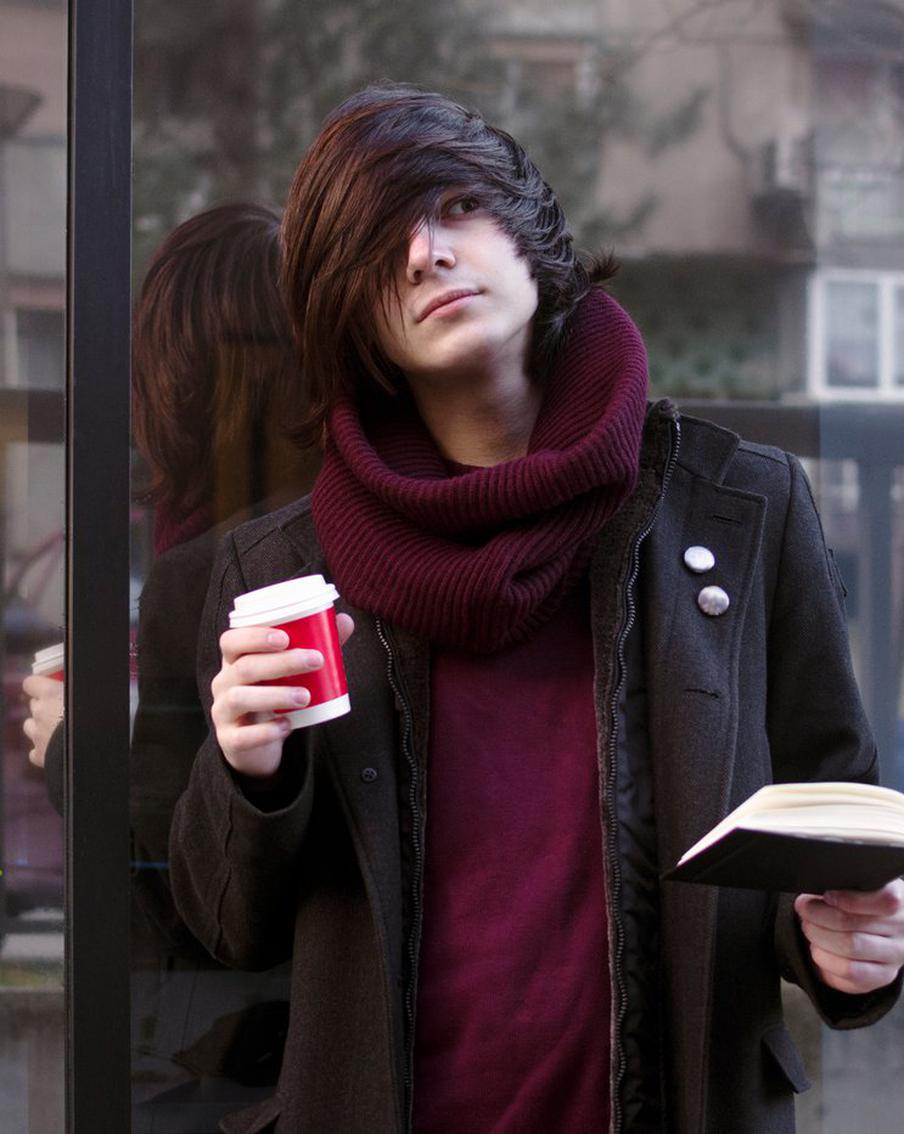 Подросток пугает внешним видом: что делать родителям?