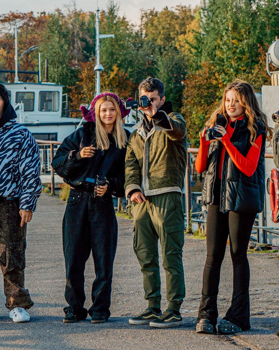 Зачем Дзюба забрался в мусорный бак, или стоит ли смотреть реалити-шоу "Прятки"